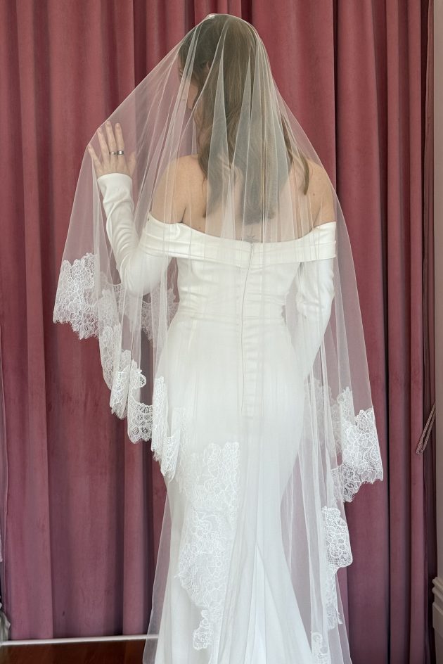 Chantilly Lace Edge with Blusher - Wedding Dresses & Gowns Auckland - IMG 9864
