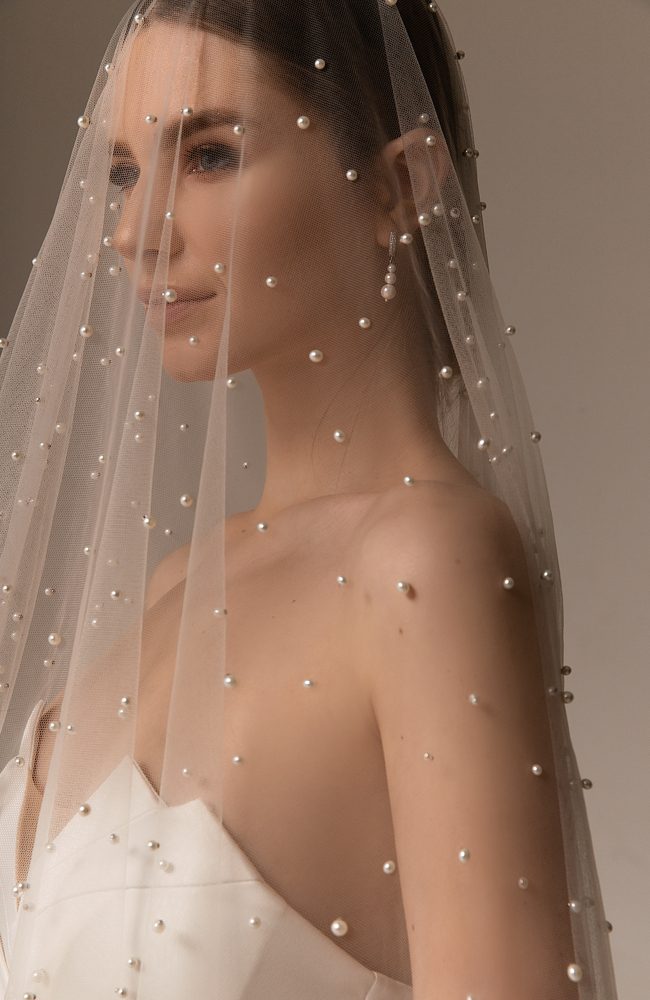 scattered pearl veil